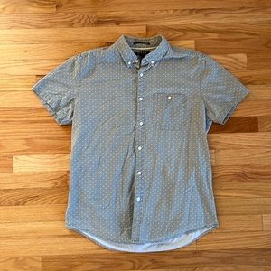 Men’s short sleeve button up